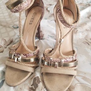 Strappy sandal